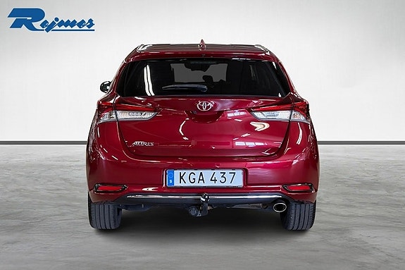 Toyota Auris 3 of 5
