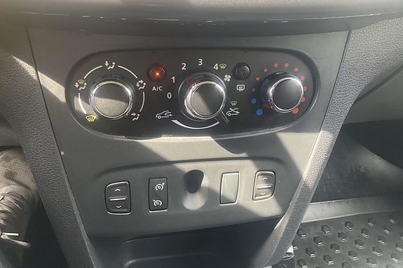 Dacia Logan 11 of 13