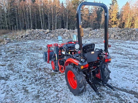 Kompakttraktor Hinomoto HM-3030 4WD Frontlastare 7 of 12