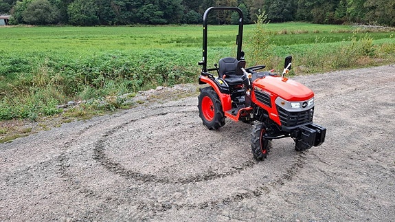 Kompakttraktor Hinomoto HM-3030 4WD Frontlastare 8 of 12