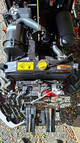 Kompakttraktor Hinomoto HM-3030 4WD Frontlastare 11 of 12