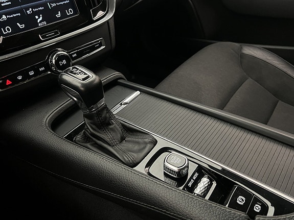 Volvo V90 26 of 30