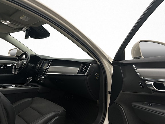 Volvo V90 28 of 30