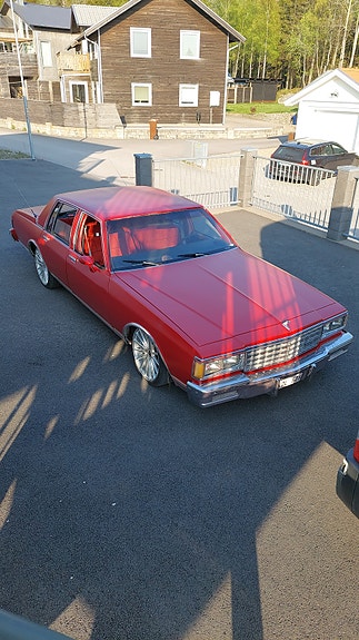 Chevrolet Caprice 3 of 5
