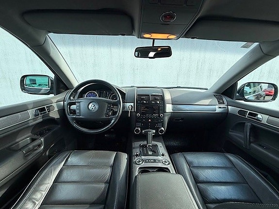Volkswagen Touareg 11 of 15