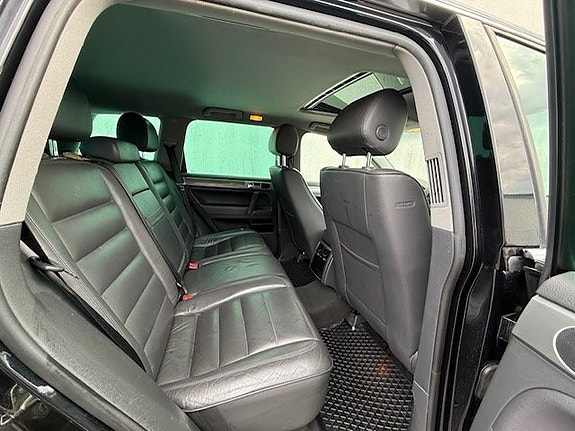Volkswagen Touareg 14 of 15