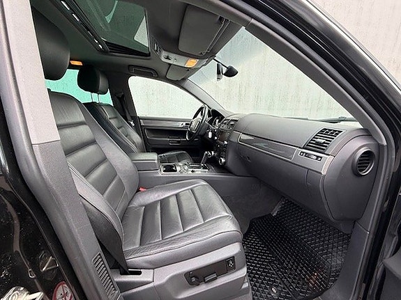 Volkswagen Touareg 13 of 15