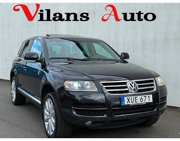 Volkswagen Touareg 2 of 5