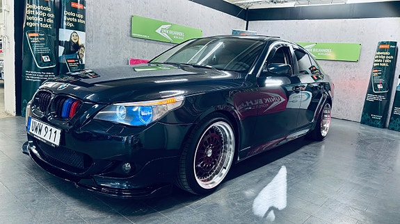 BMW 525d 3 of 5