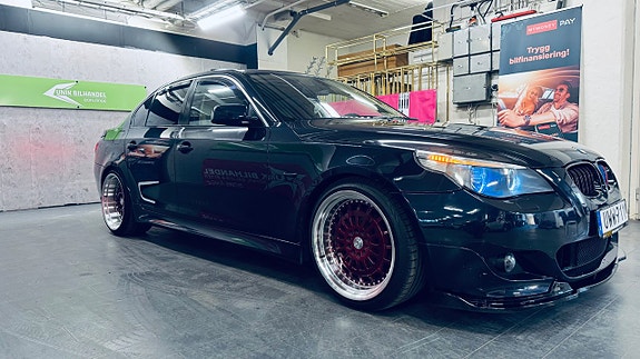 BMW 525d 2 of 5