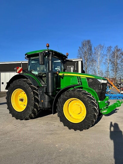 John Deere 7290 R 2 of 5