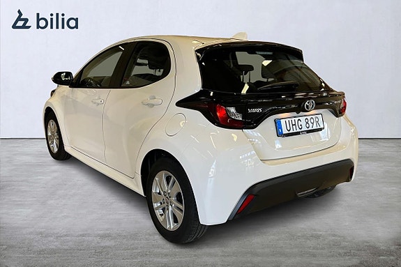 Toyota Yaris 2 of 5