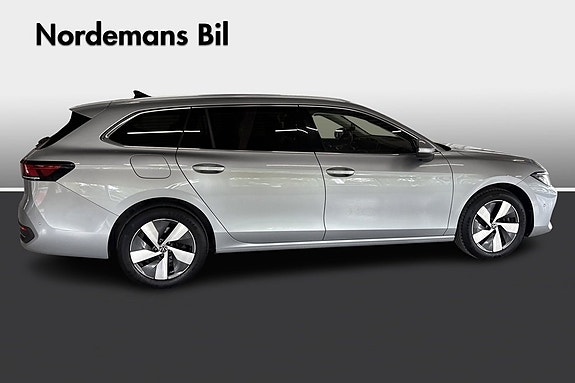 Volkswagen Passat 4 of 5