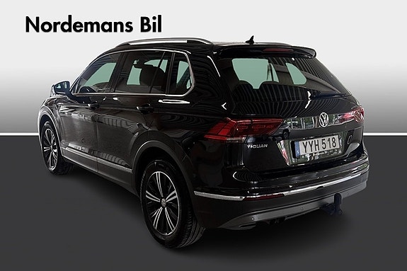 Volkswagen Tiguan 3 of 5