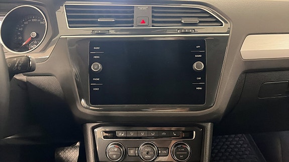 Volkswagen Tiguan 9 of 14