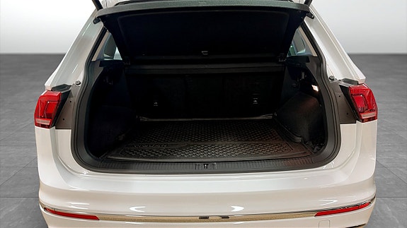 Volkswagen Tiguan 12 of 16