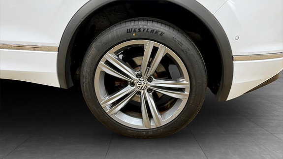 Volkswagen Tiguan 6 of 14