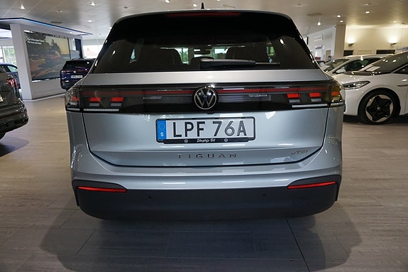 Volkswagen Tiguan 4 of 5