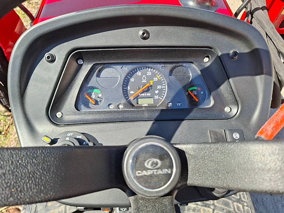 Kompakttraktor minitraktor Captain 263 4WD Steg5 10 of 12