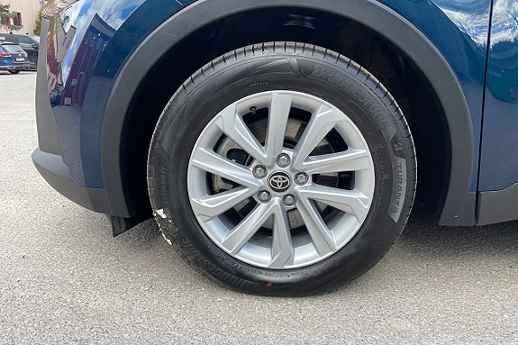 Toyota C-HR 16 of 20
