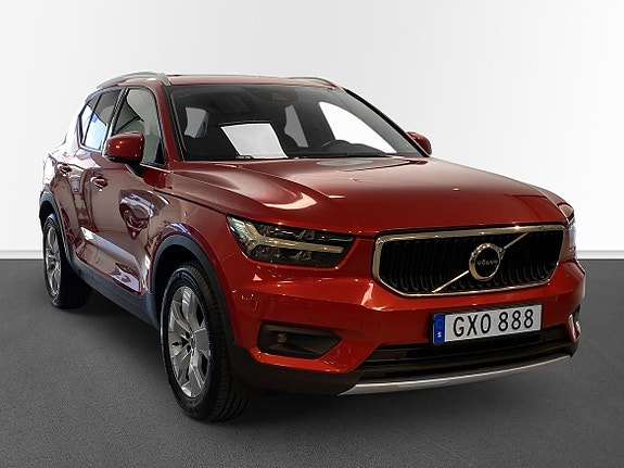 Volvo XC40 3 of 5