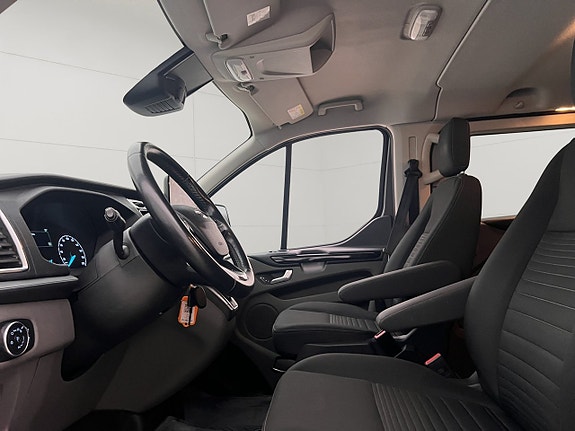 Ford Transit Custom 12 of 30