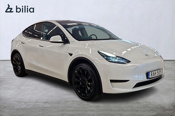 Tesla Model Y 9 of 20
