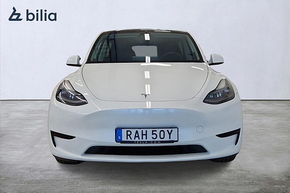 Tesla Model Y 5 of 19