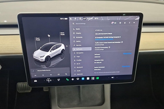 Tesla Model Y 13 of 20
