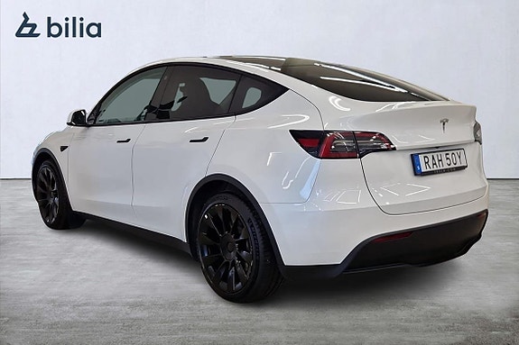 Tesla Model Y 2 of 20