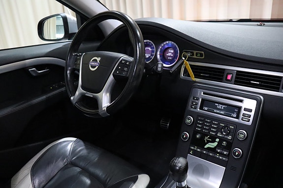 Volvo V70 22 of 27