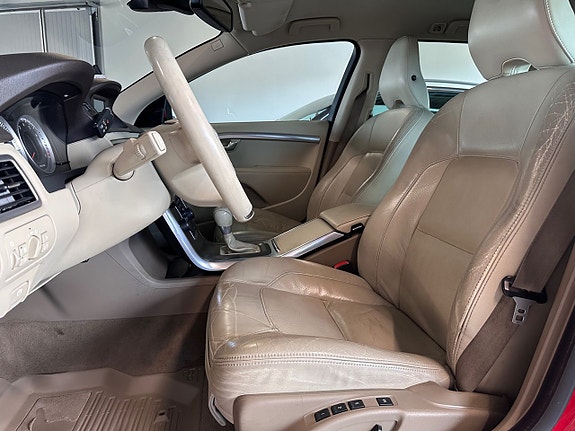 Volvo V70 7 of 8