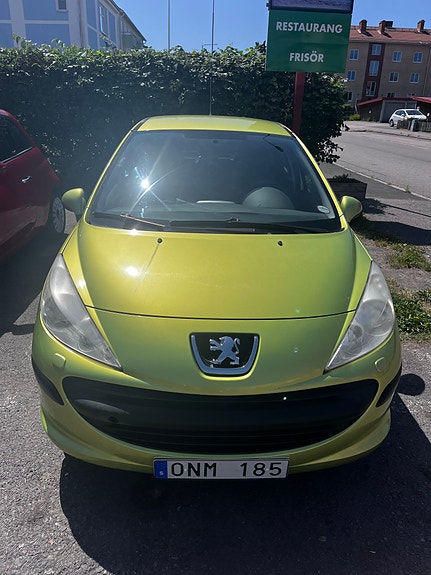 Peugeot 207 2 of 5