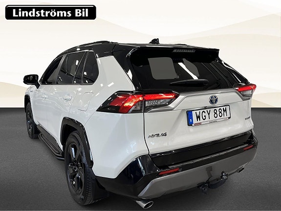 Toyota RAV4 4 of 5