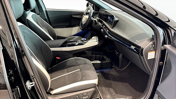 Kia EV6 3 of 18