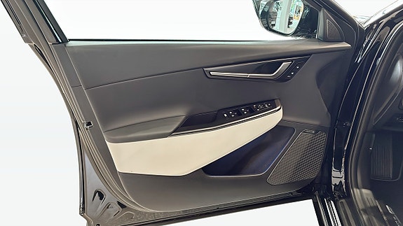 Kia EV6 11 of 18