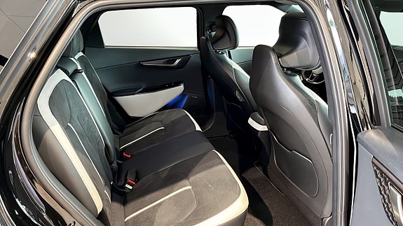 Kia EV6 5 of 18