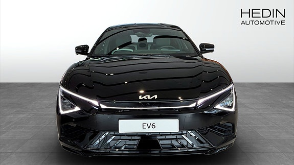 Kia EV6 8 of 18