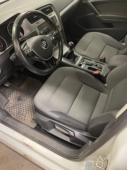 Volkswagen Golf VII 10 of 13