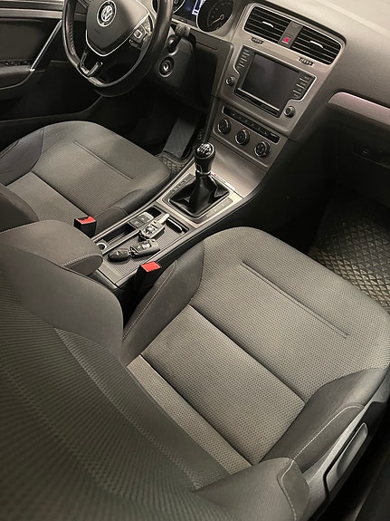 Volkswagen Golf VII 9 of 13