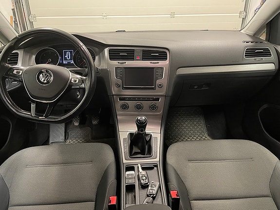 Volkswagen Golf VII 7 of 13