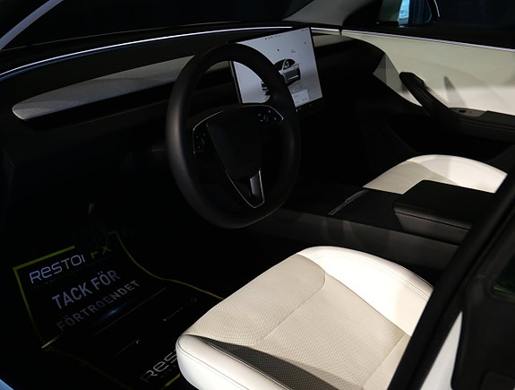 Tesla Model 3 6 of 25