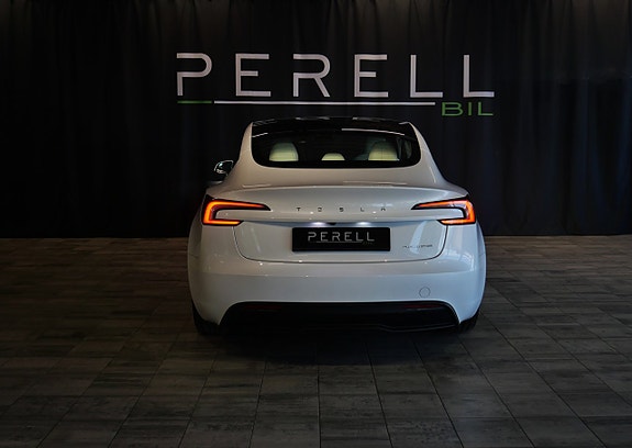 Tesla Model 3 4 of 5