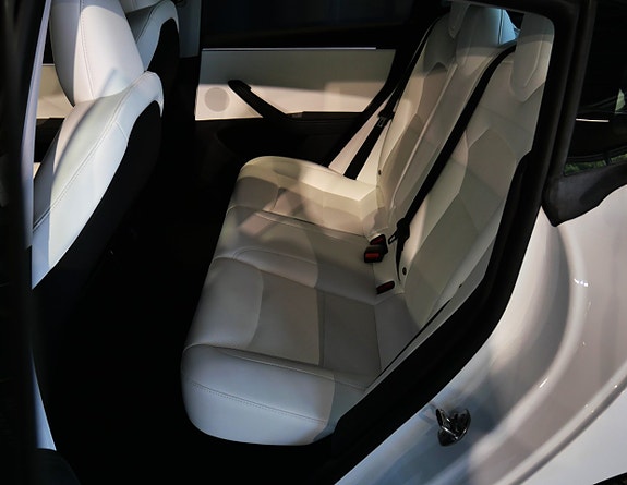 Tesla Model 3 8 of 25