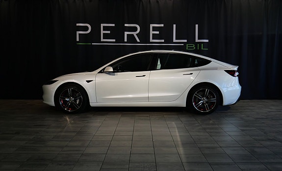 Tesla Model 3 2 of 5