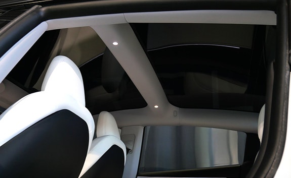 Tesla Model 3 16 of 25