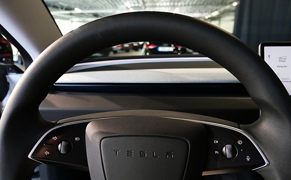 Tesla Model 3 15 of 25