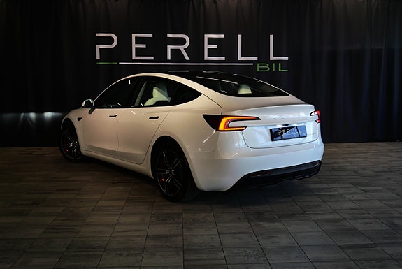 Tesla Model 3 3 of 5