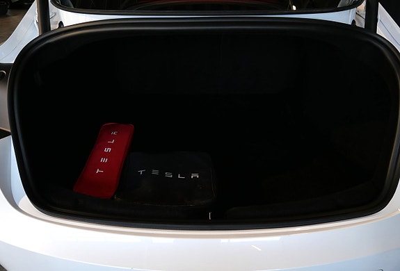 Tesla Model 3 22 of 25