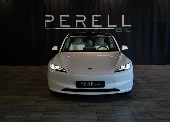 Tesla Model 3 5 of 5